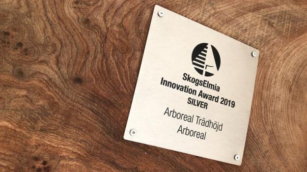 Mobilappen Arboreal Trädhöjd, som utvecklas i samarbete med Sveaskog, har tilldelats silver i SkogsElmia Innovation Award 2019.     