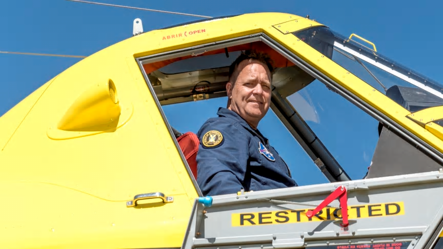 Johan Sjöstrand, en av de piloter som deltog i insatsen i måndags när de mindre skopande flygplanen aktiverades för första gången.