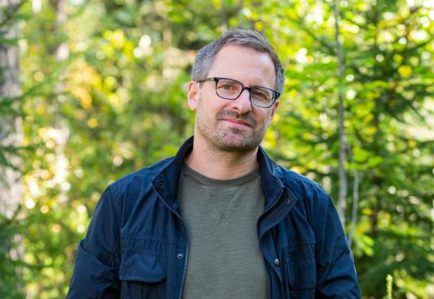 Matthias Peichl, professor i skogslandskapets biogeokemi vid SLU, har lett den hittills mest omfattande fältbaserade forskningsstudien av kolbalansen i nordlig skog i Sverige.